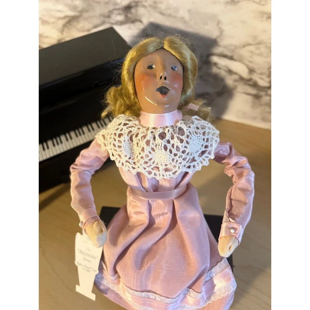 BYERS CHOICE Caroler Louise with Piano Nutcracker Series 1st Edition 1995